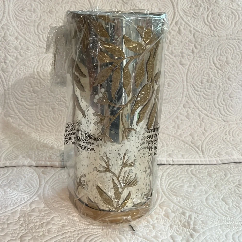 Silver and‎ gold hurricane with battery opened lights, new